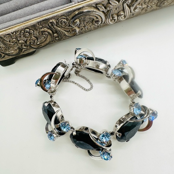 Vintage Blue Rhinestone Crystal Bracelet - Picture 6 of 17